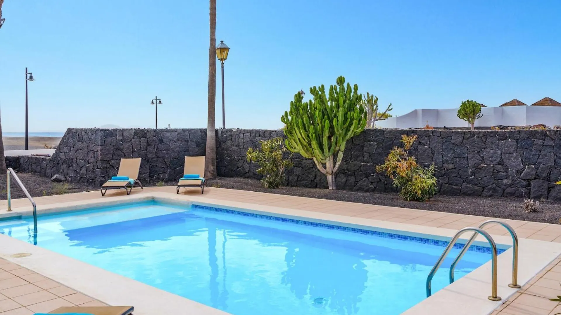 Villa Seasol 1 By Villa Plus Playa Blanca